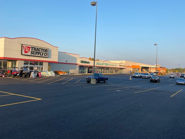 1221 Hwy M89, Plainwell, MI 49080