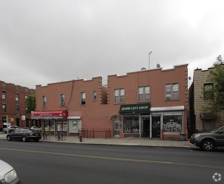 780 Metropolitan Ave, Brooklyn, NY for lease - Building Photo - Image 2 of 2