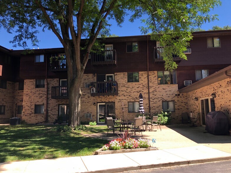 6430 Pheasant Ln, Middleton, WI 53562