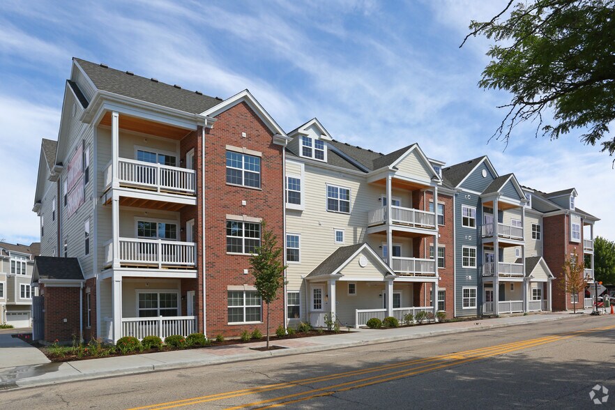 40 W Main St, Lake Zurich, IL for sale - Primary Photo - Image 1 of 1