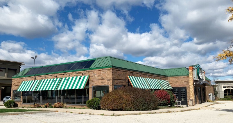 585 N Barker Rd, Brookfield, WI for sale - Building Photo - Image 1 of 1