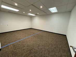 701 Lee St, Des Plaines, IL for lease Interior Photo- Image 1 of 1