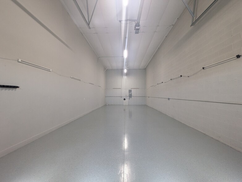 341 1st St, Mead, CO for sale - Interior Photo - Image 3 of 10