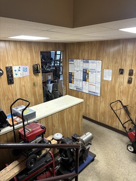 96 Nassau Rd, Roosevelt, NY for lease - Lobby - Image 3 of 15