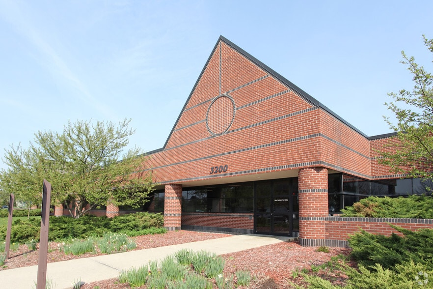3200 Eagle Park Dr NE, Grand Rapids, MI for sale - Building Photo - Image 2 of 3