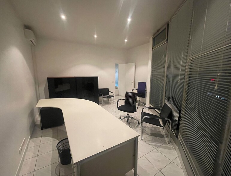 17 Rue Plumet, Paris for sale - Building Photo - Image 2 of 8