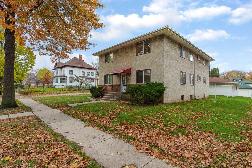1077 Edmund Ave, Saint Paul, MN 55104