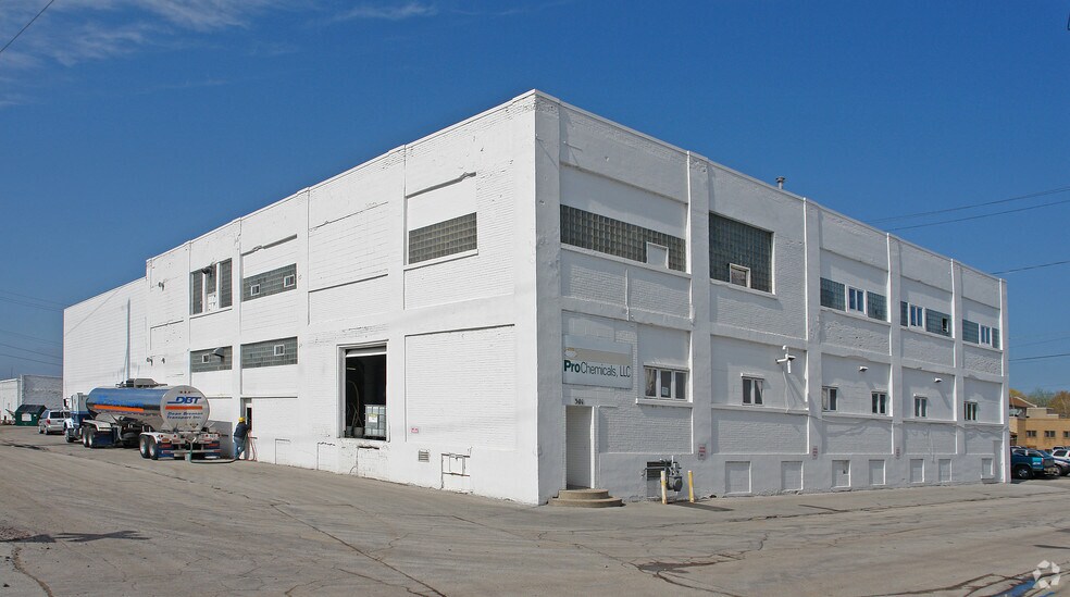 301 Bridge St, Green Bay, WI for sale - Building Photo - Image 2 of 3