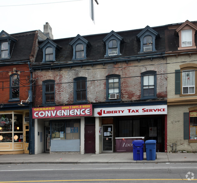 245-247 Gerrard St E, Toronto, ON for lease - Building Photo - Image 2 of 3