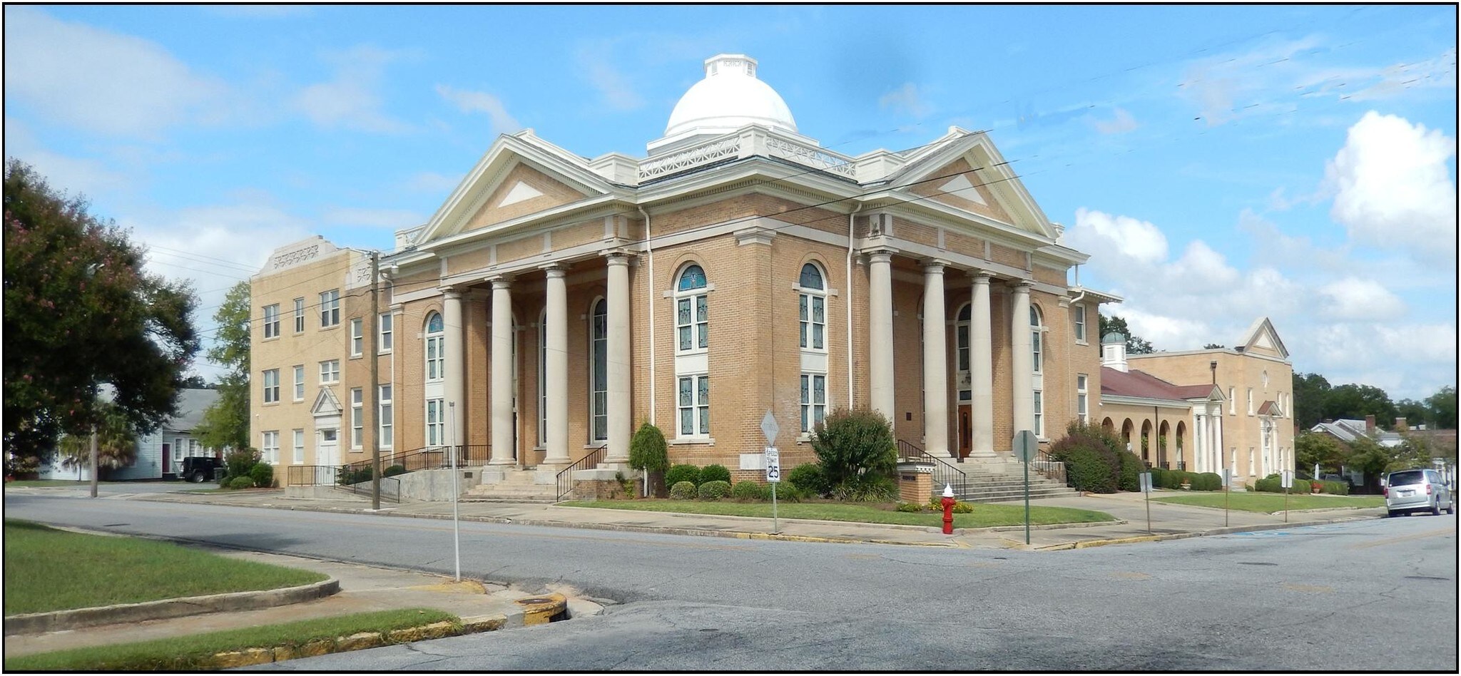 207-215 E 13th Ave, Cordele, GA for sale Primary Photo- Image 1 of 1