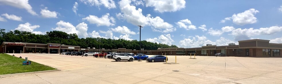 3201-3301 Armar Dr, Marion, IA for lease - Building Photo - Image 2 of 7