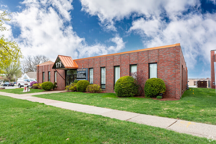 181 Park Ave, West Springfield, MA for lease - Building Photo - Image 1 of 9