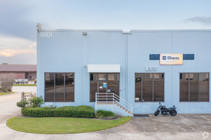 8801 Wallisville Rd, Houston, TX for sale - Building Photo - Image 1 of 1