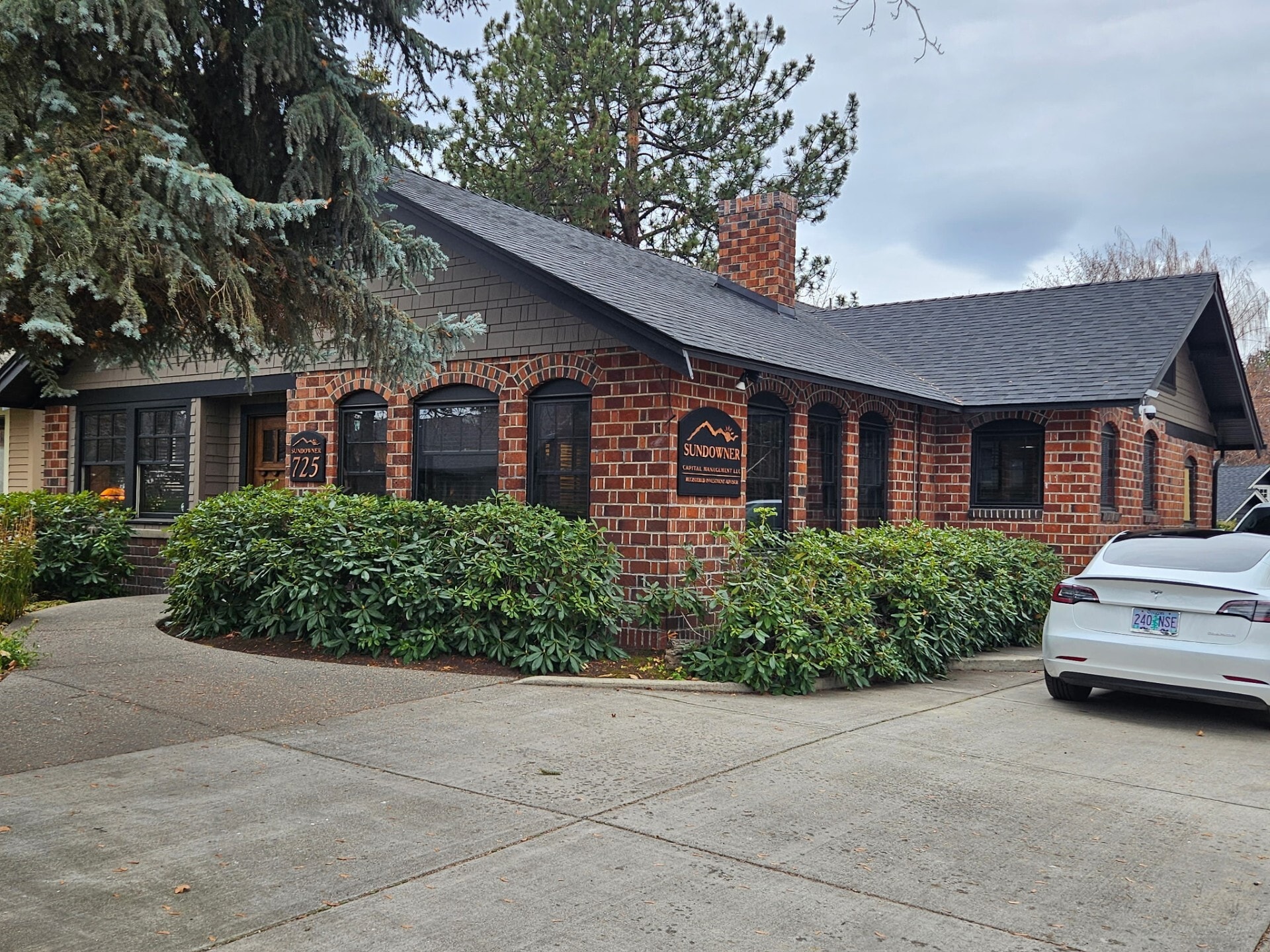 725 NW Broadway St, Bend, OR for lease Primary Photo- Image 1 of 4