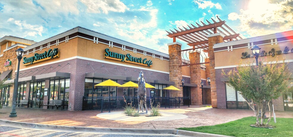 1314 S Main St, Weatherford, TX for lease - Building Photo - Image 1 of 9