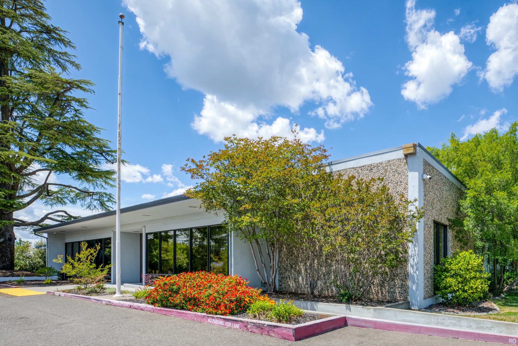 5945 Palm Dr, Carmichael, CA for sale Primary Photo- Image 1 of 13