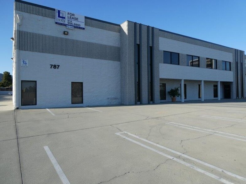 787 W Woodbury Rd, Altadena, CA for lease - Building Photo - Image 3 of 27