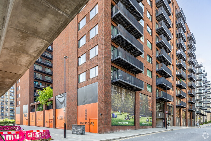 North Woolwich Rd, London for lease - Building Photo - Image 3 of 33