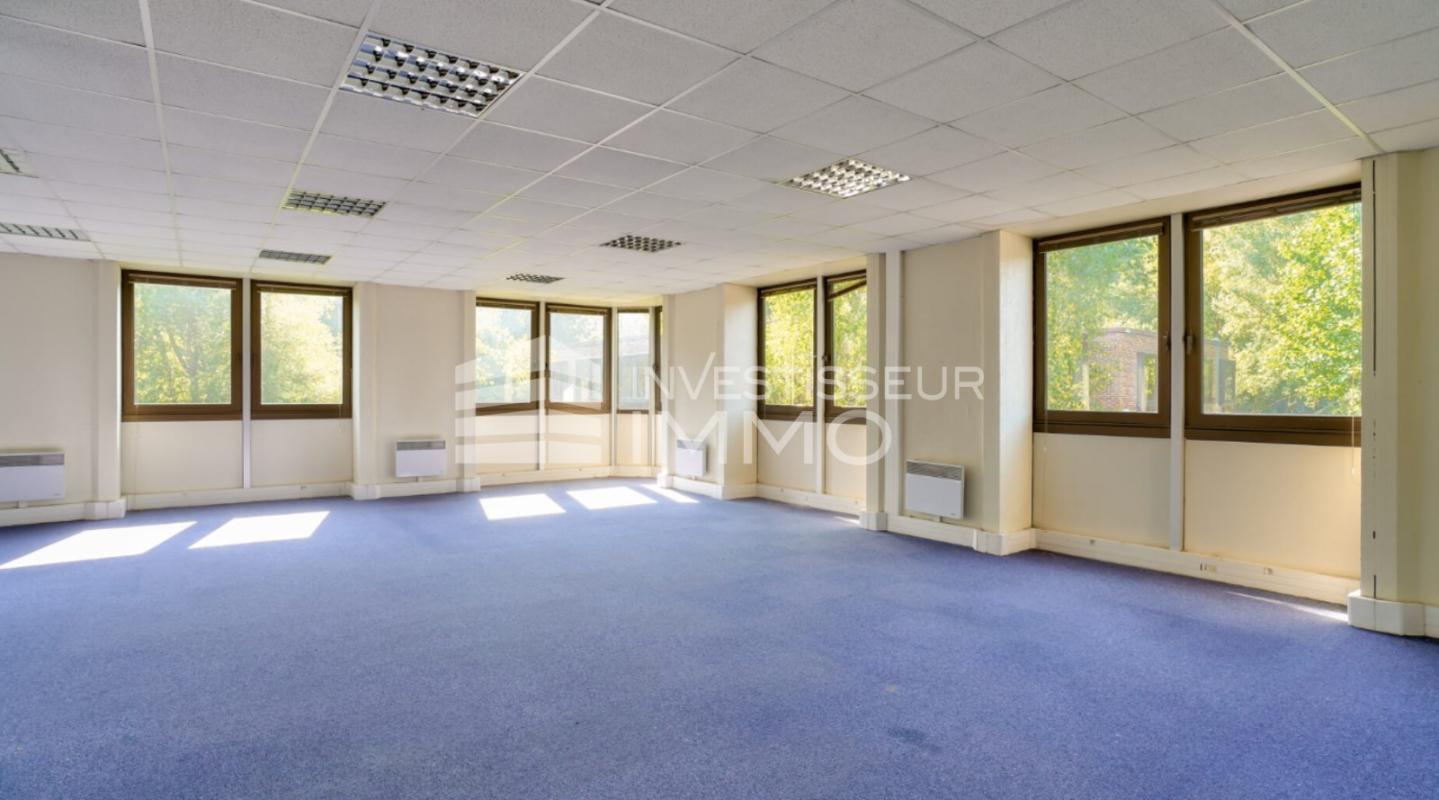 Flex in Torcy for lease Interior Photo- Image 1 of 6