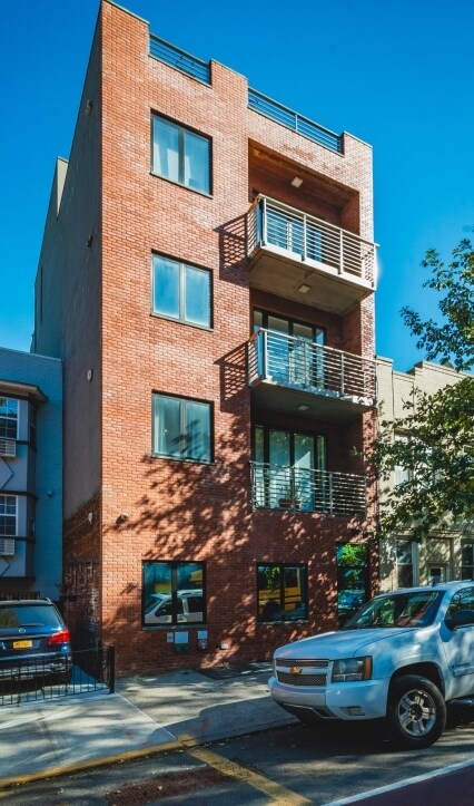 147 Rogers Ave, Brooklyn, NY for sale Primary Photo- Image 1 of 1