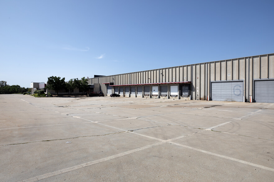 9806 Lackman Rd, Lenexa, KS 66219 - Industrial for Sale | LoopNet