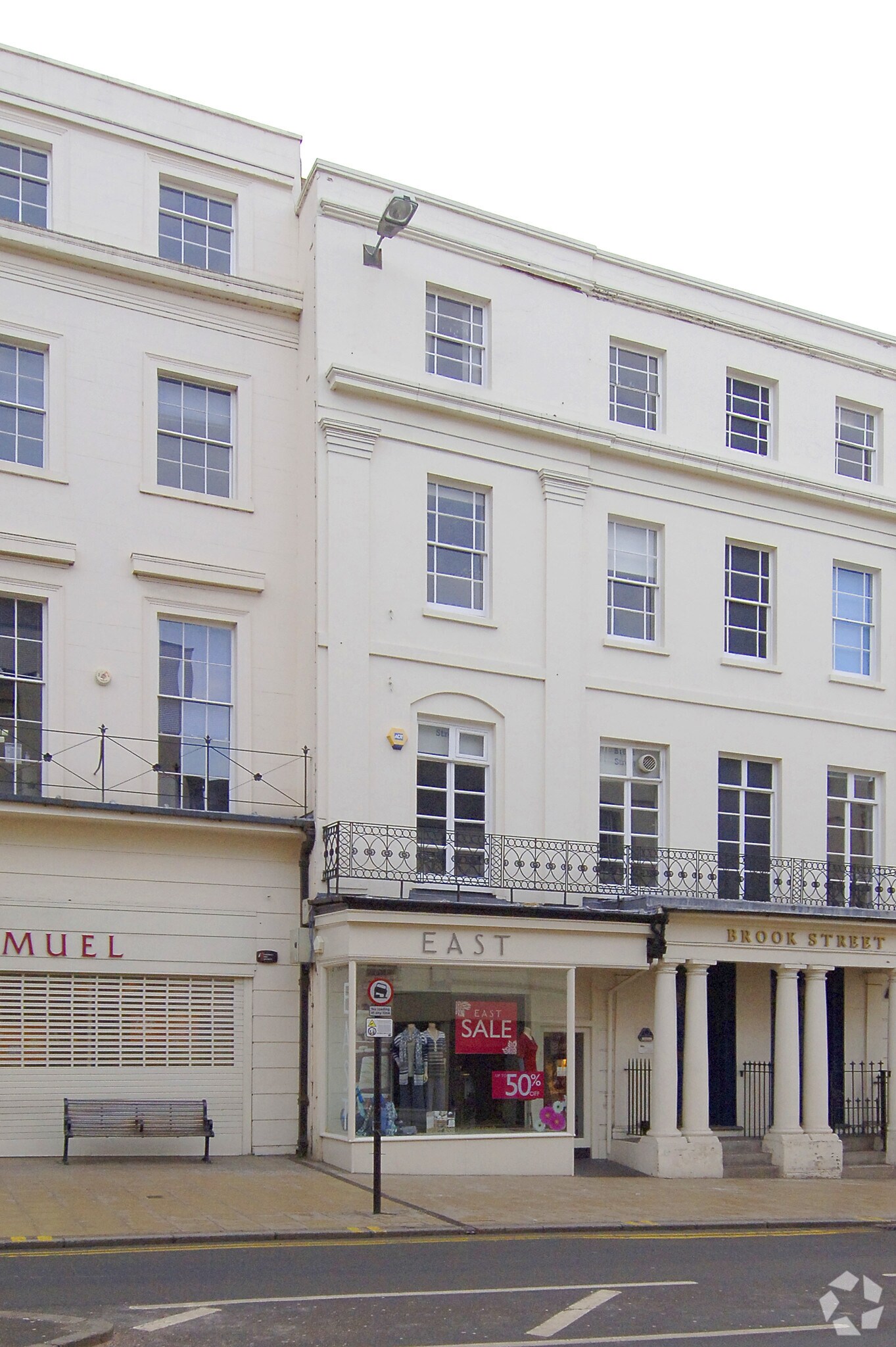 49 Parade, Leamington Spa for sale Primary Photo- Image 1 of 1