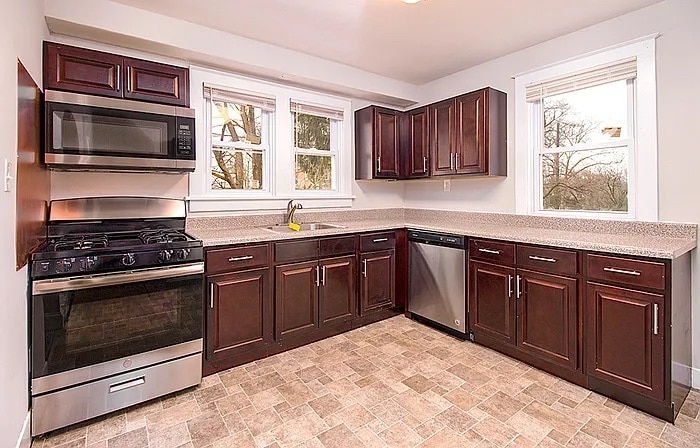 Portfolio of 28 Commercial Assets portfolio of 2 properties for sale on LoopNet.com - Interior Photo - Image 1 of 8