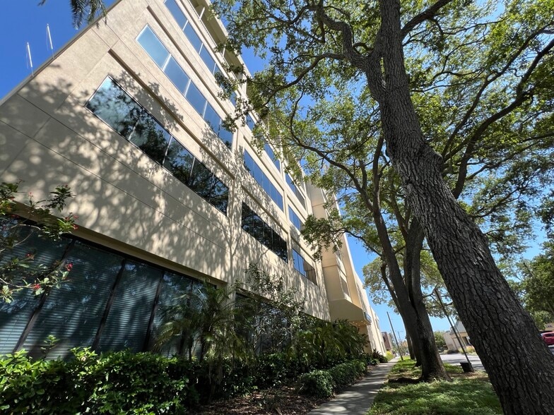 1255 Cleveland St, Clearwater, FL for lease - Building Photo - Image 2 of 16