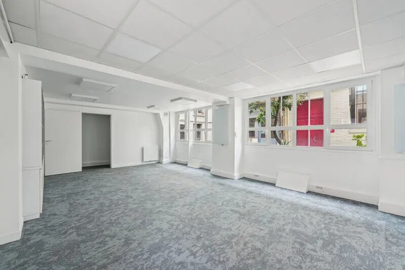 50 Rue Saint-Sabin, Paris for lease - Building Photo - Image 2 of 10