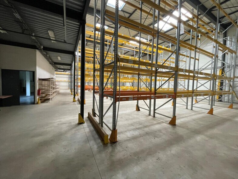 Flex in Méré for sale - Building Photo - Image 2 of 3