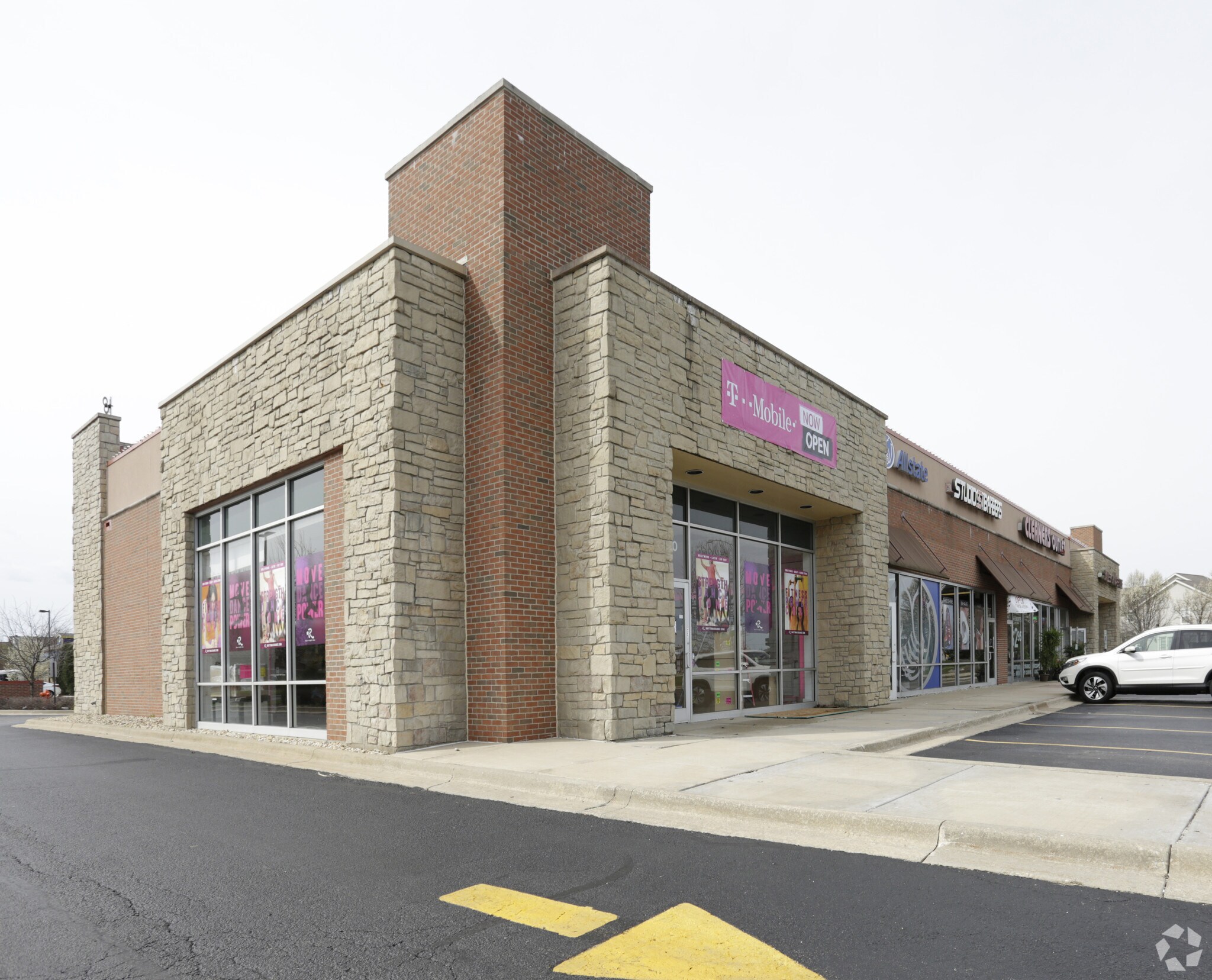 3020 Reflection Dr, Naperville, IL for sale Primary Photo- Image 1 of 1