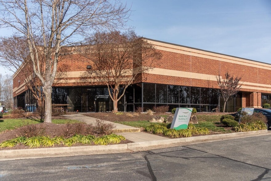 1450-1470 E Parham Rd, Richmond, VA for lease - Building Photo - Image 3 of 39