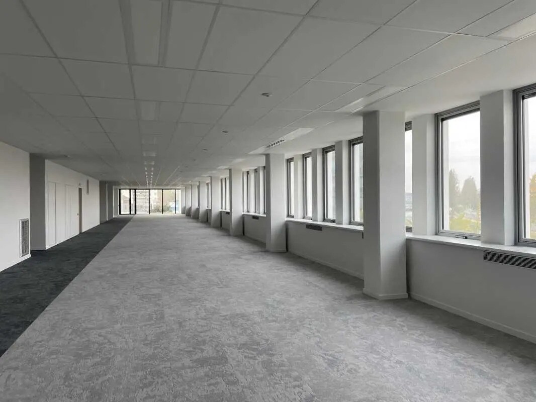 Office in Bobigny for lease Interior Photo- Image 1 of 9
