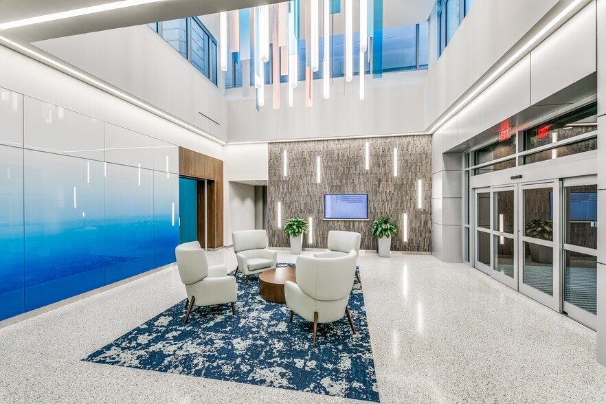 11970 N Central Expy, Dallas, TX for lease - Lobby - Image 3 of 23
