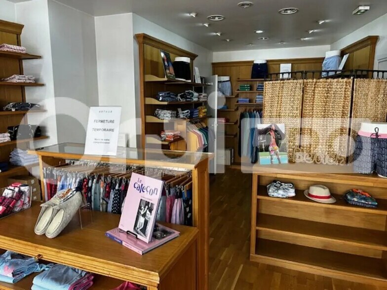 Retail in Compiègne for lease - Building Photo - Image 3 of 4