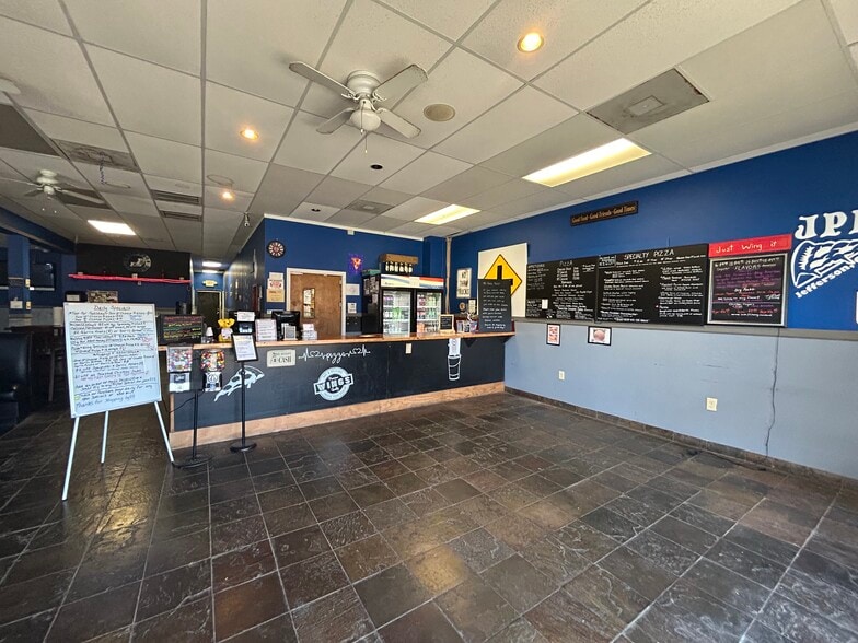 834-846 Gordon St, Jefferson, GA for lease - Interior Photo - Image 2 of 7