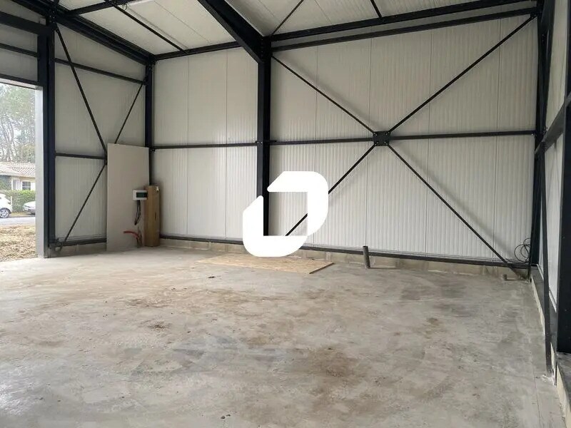 Flex in Léognan for lease Interior Photo- Image 1 of 10