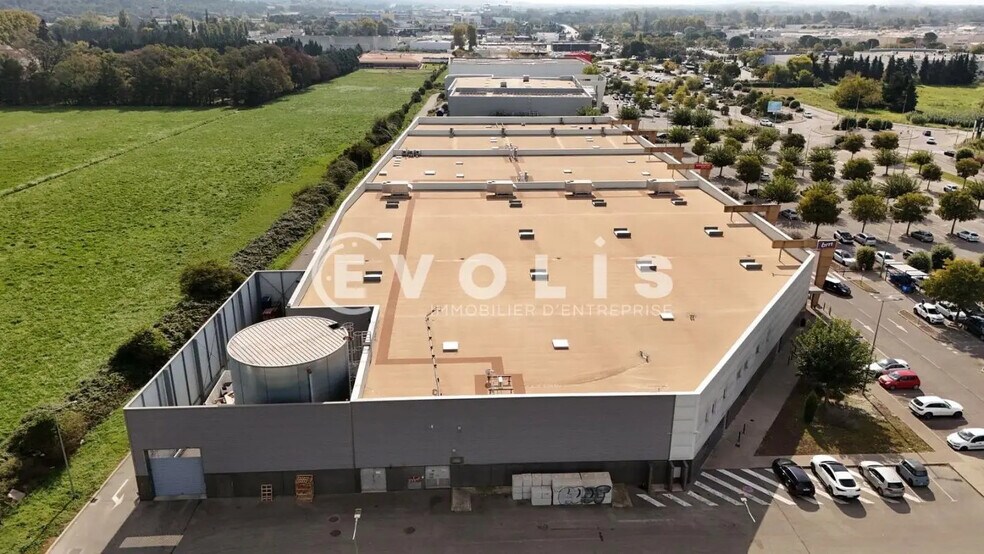 Retail in Sorgues for lease - Aerial - Image 3 of 7