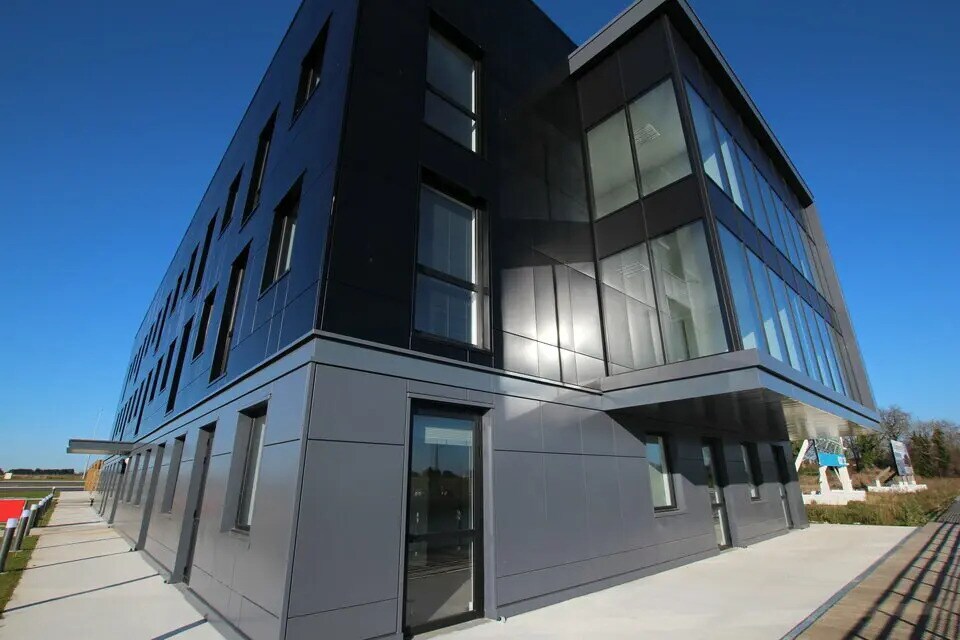 Vente Bureaux 1 845 m² - Photo 1