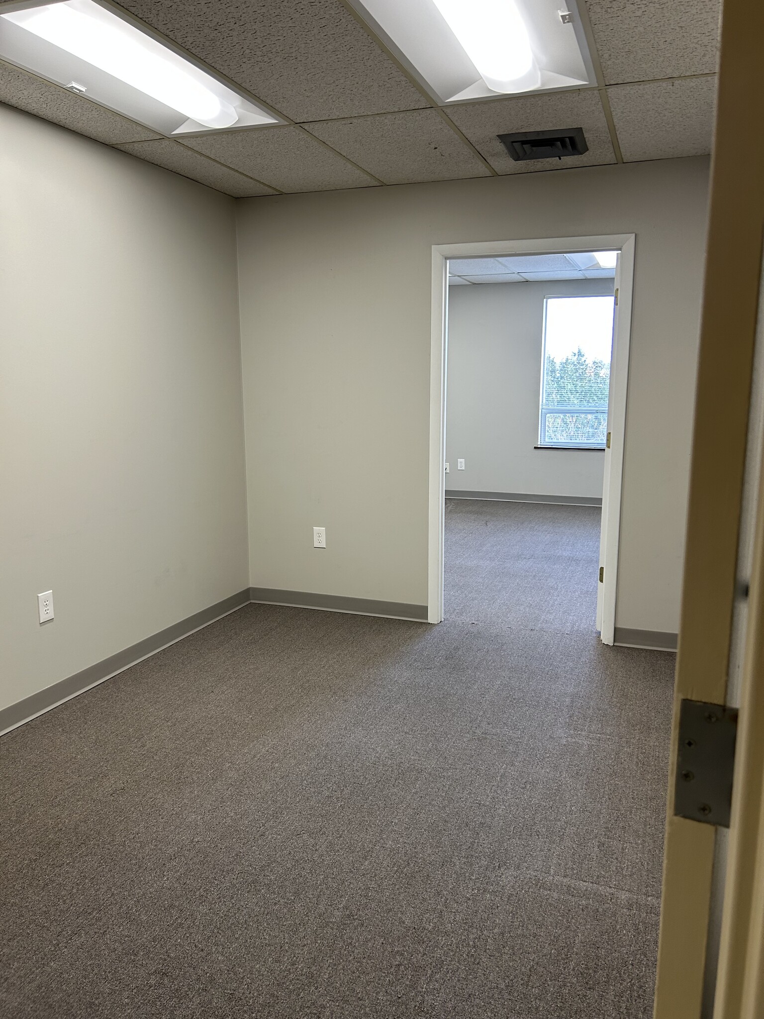 57 W Timonium Rd, Timonium, MD for lease Interior Photo- Image 1 of 2