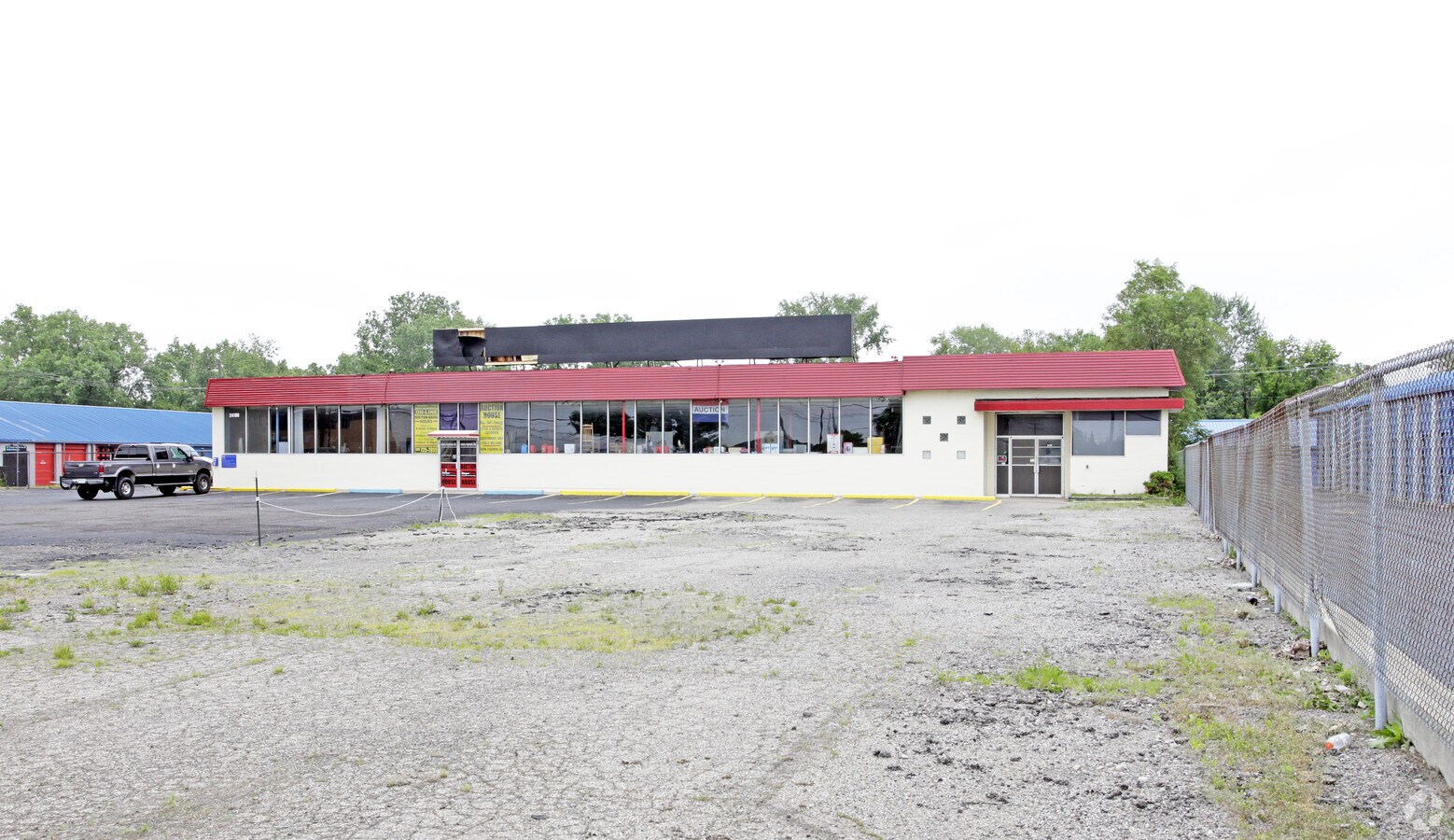 24100 Groesbeck Hwy, Warren, MI 48089