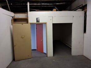 313 Boyle St, Akron, OH for lease Interior Photo- Image 2 of 16