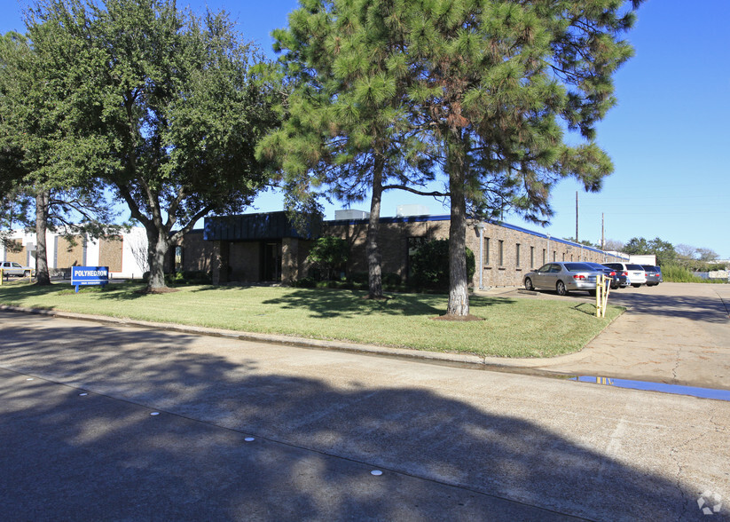 10626 Kinghurst St, Houston, TX for sale - Building Photo - Image 2 of 9