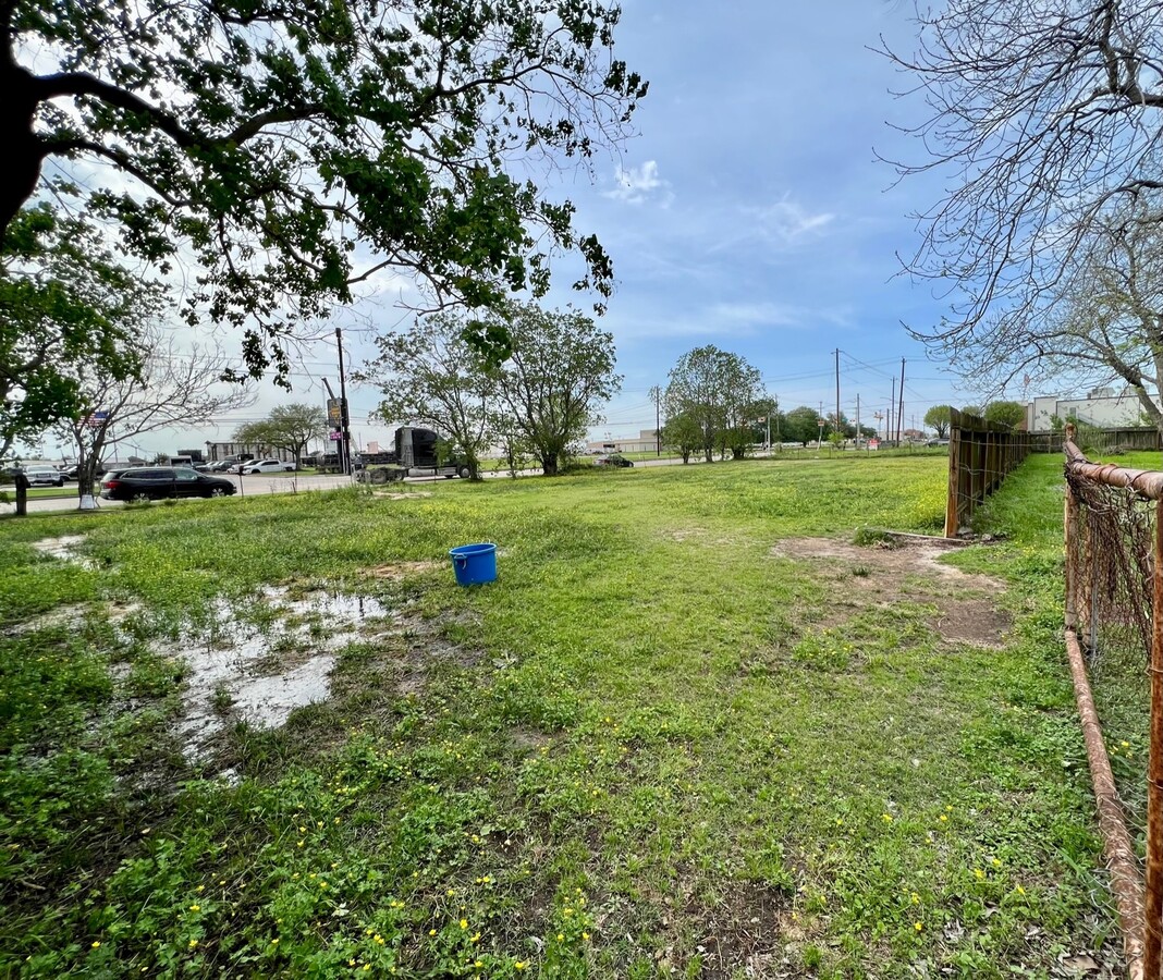 9716 N P St, La Porte, TX 77571 - Corner Lot on Underwood - La Porte ...