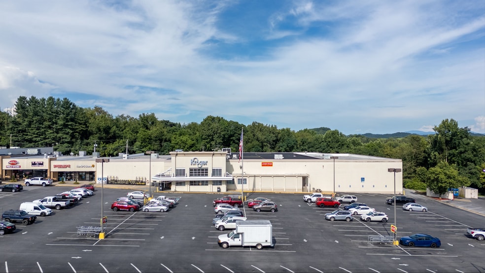 398-466 Cummings St, Abingdon, VA for lease - Building Photo - Image 1 of 13