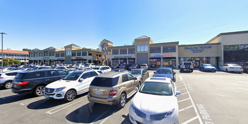 19730 Ventura Blvd, Woodland Hills, CA for lease - Building Photo - Image 1 of 2