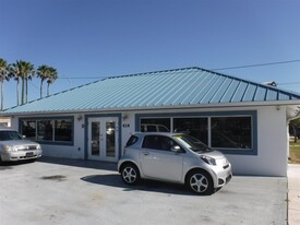 414 S US Highway 1, Fort Pierce FL - Parking Garage