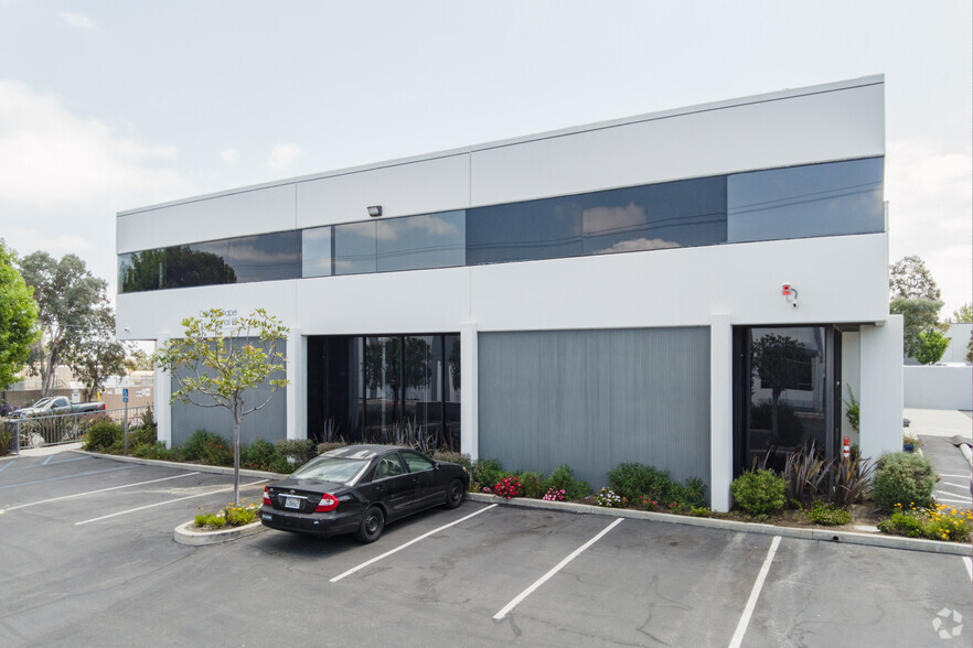 2900 Orange Ave, Signal Hill, CA for lease - Building Photo - Image 2 of 21