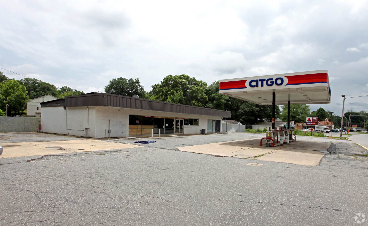 601 Riverside Dr, Lincolnton, NC 28092