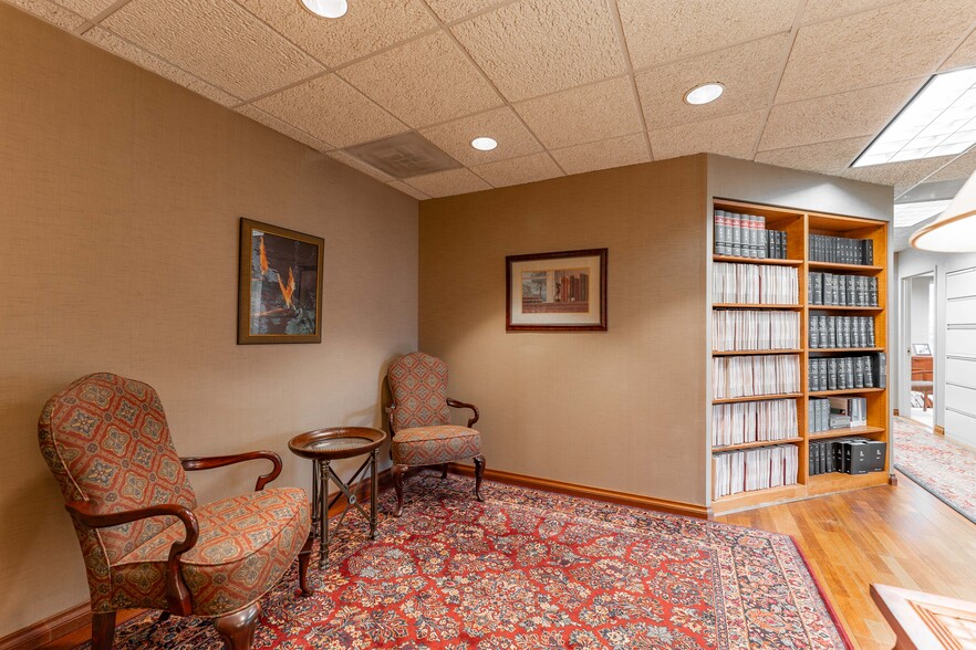 77 S Washington St, Rockville, MD for sale - Interior Photo - Image 3 of 8